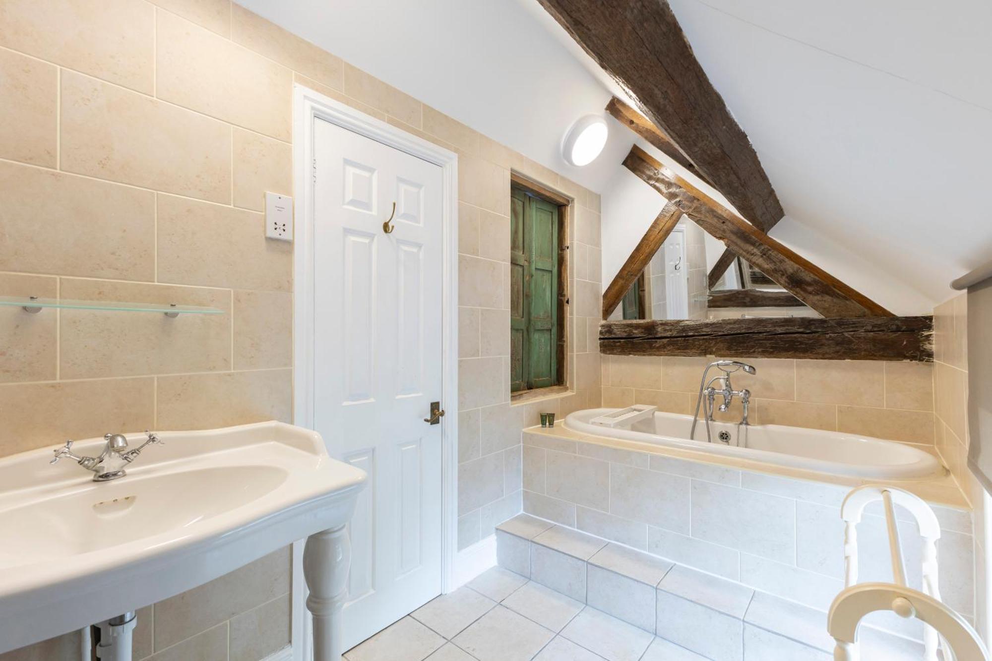 Oyo Blenheim House Hotel Etwall Bagian luar foto